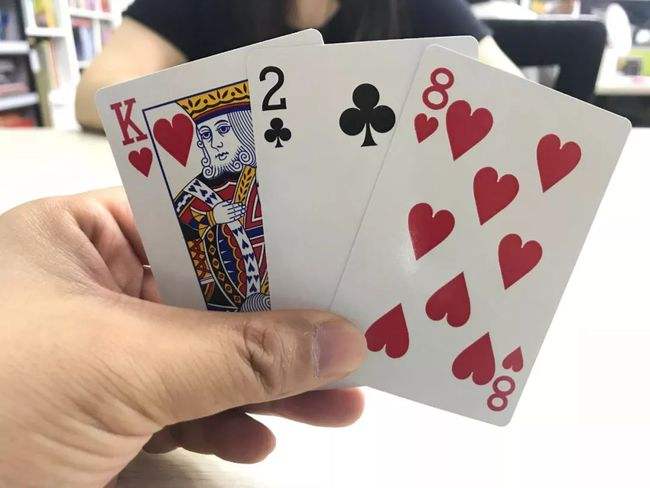 四个人的扑克牌怎么打[四个人的扑克牌怎么打牌]